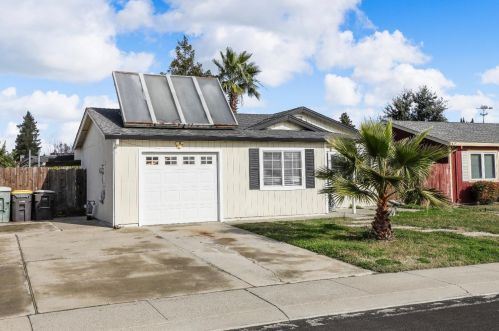 743 J St, Lathrop CA  95330-9428 exterior