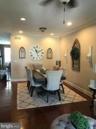 111 Sansom Ln, West Deptford, NJ 08096-5168