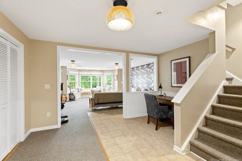 16 Saxony Ln, Woodbury CT  06798-2533 exterior