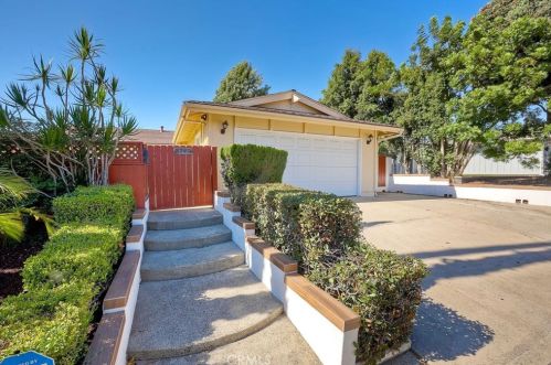 3740 Governor Dr, San Diego, CA 92122-2419