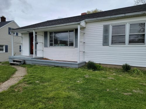 215 Whitehouse St, Crooksville, OH 43731-1340