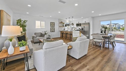 3672 Mabon Pl, San Diego, CA 92117-3741