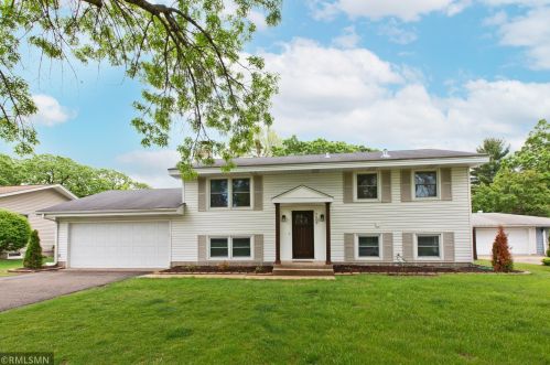 7509 Lyric Ln, Minneapolis, MN 55432-3248