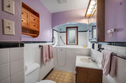 155 Warren Dr, New Kensington PA  15068-5240 exterior