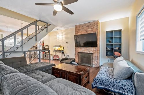 326 37th St, Pittsburgh, PA 15201-1204