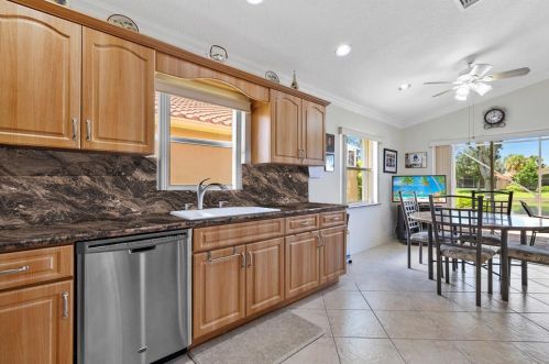 7792 Campania Dr, Boynton Beach, FL 33472-7366