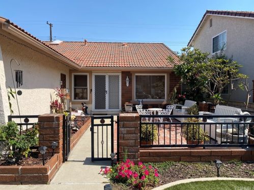 6075 Barry Dr, Cypress, CA 90630-3901
