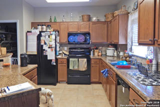 216 Kipper Ave, Cibolo TX  78108-4324 exterior