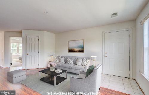 621 Constellation Sq, Leesburg, VA 20175-4076