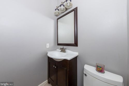 1 Helen Lois Ct, Pilesgrove NJ  08098-2639 exterior