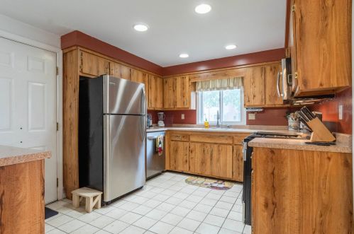 3 Pitford Way, Nashua NH  exterior