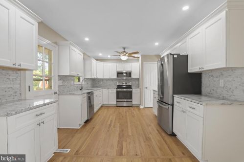 836 Churchill Dr, Fredericksburg, VA 22407-6811