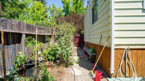 250 Hermosa Cir, Santa Rosa CA  95409-3237 exterior
