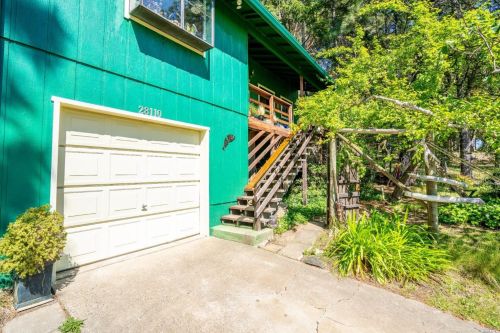 28110 Poppy Dr, Willits, CA 95490-8889