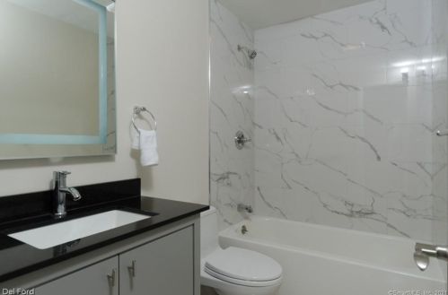 16 Crestview Dr, Uncasville CT  06382-1206 exterior