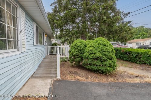 315 Pitcairn Rd, Bricktown, NJ 08723-6813