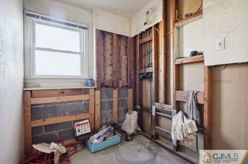 51 Jackson Ct, Perth Amboy NJ  08863-1304 exterior