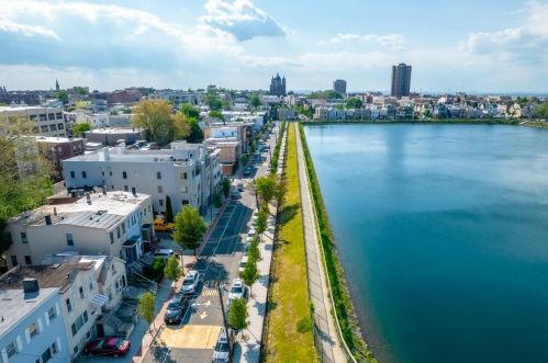 137 20th St, Union City, NJ 07087-5426