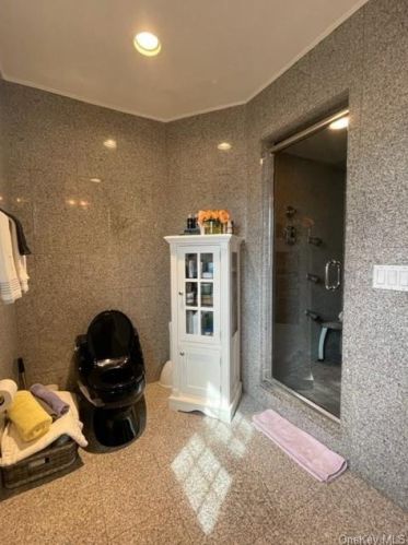 28 Parkway Cir, Mount Vernon NY  10552-1916 exterior