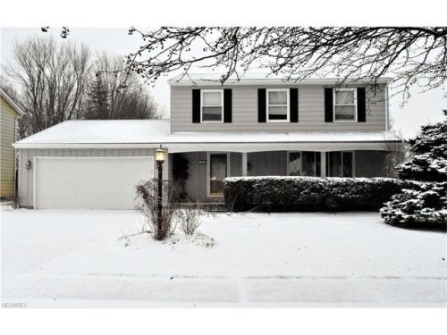 111 Hilltop Cir, Elyria, OH 44035-1507