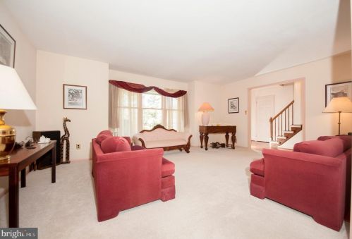 2084 Hawthorne Pl, Paoli, PA 19301-1049