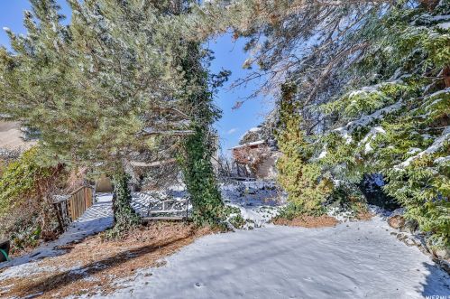 1096 Cambridge Rd, West Kaysville UT  84037-1305 exterior