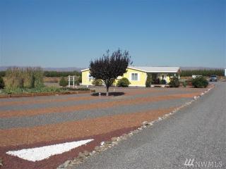 820 Desert Aire Dr, Desert Aire, WA 99349-1906