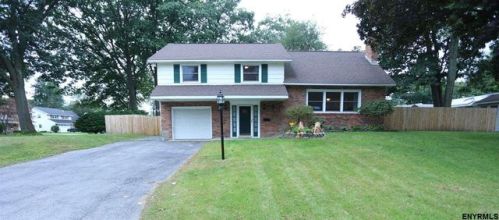 44 Merritt Dr, Schenectady, NY 12306-3425