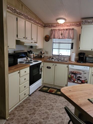 1435 Mohawk Cir, Tavares FL  32778-2540 exterior