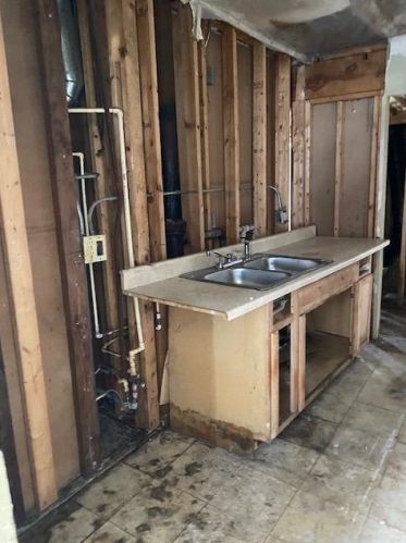 1051 Hanley St, Gary IN  46406-2013 exterior