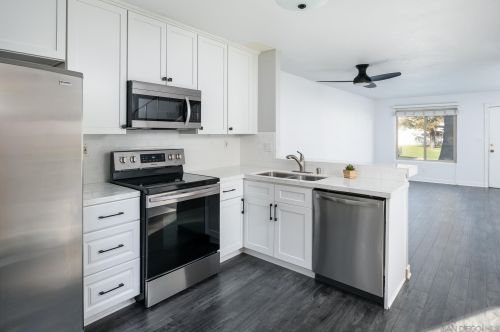 6441 Bell Blf Ave, San Diego CA 92119-1018 exterior