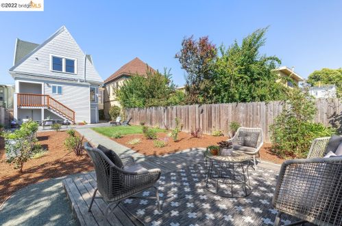 693 32 St, Oakland CA 94609-2932 exterior