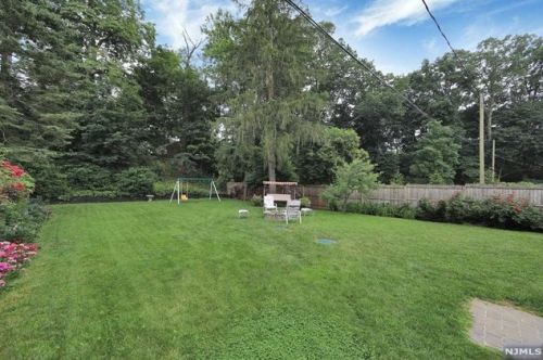 12 River Rd, Oakland NJ  07436-1929 exterior