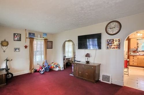 68 Shenango Blvd, Hermitage PA  16121-1736 exterior