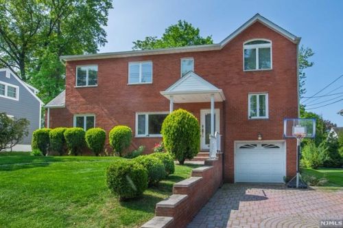 570 Maitland Ave, Teaneck, NJ 07666-2919