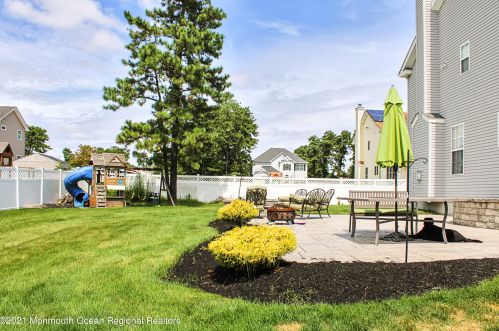 386 Hopedale Dr, Berkeley Township NJ  08721-2781 exterior