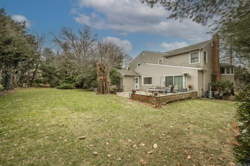 1 Country Ridge Cir, Rye Brook NY  10573-1040 exterior