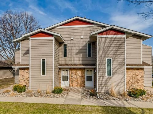 4508 Cinnamon Ridge Trl, Saint Paul, MN 55122-2374