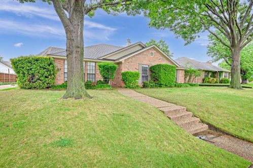 1209 Clubhouse Dr, Midlothian, TX 76063-2606