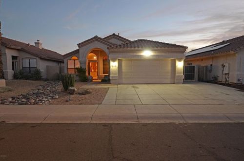 4039 Tonopah Dr, Glendale, AZ 85308-4745