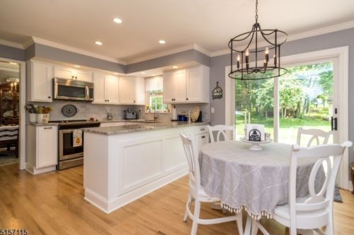 6 Cheryle Way, Annandale NJ  08801-3416 exterior