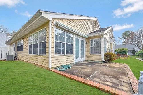 15 Brookville Ct, Panamoka, NY 11961-1638