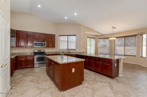 3294 Blue Ridge Way, Gilbert, AZ 85298-4205