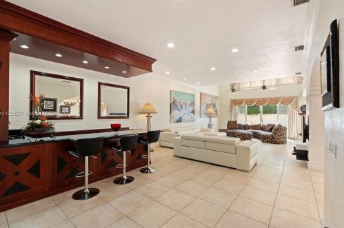 3830 40th Ave, Hollywood FL  33021-1861 exterior