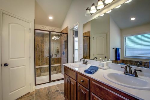 1505 Nathan Cir, Greenville TX  75402-7606 exterior