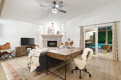 51915 Avenida Alvarado, La Quinta CA  92253-3190 exterior