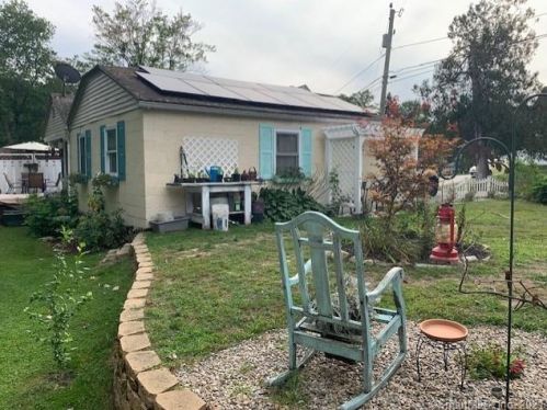 7 Dewey St, Putnam CT  06260-1352 exterior