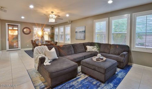 5391 Evening Sky Dr, Simi Valley CA  93063-5744 exterior