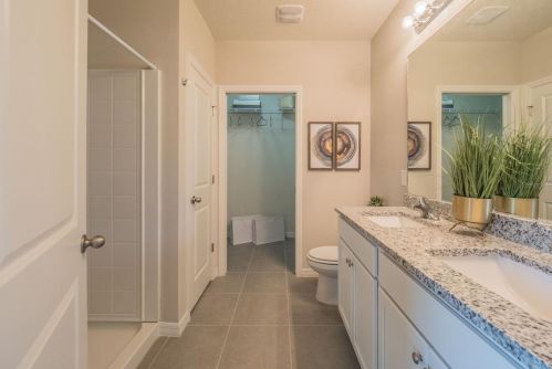 208 Rontunda Dr, Kissimmee FL  34758-2712 exterior