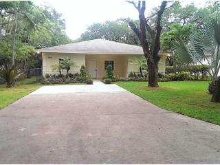 15235 9th Ave, Miami, FL 33162-5218